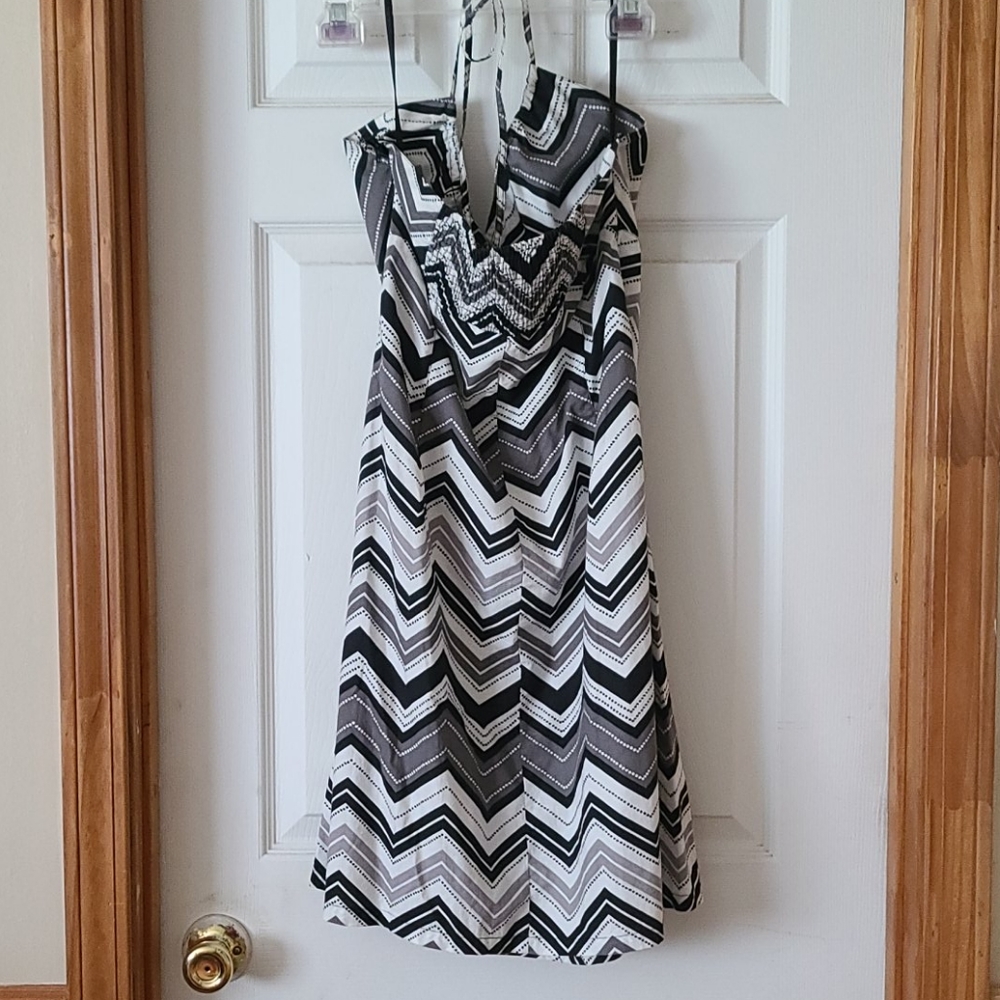 Dress - Picture 2 of 2